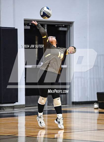 Thumbnail 1 in Bastrop vs Crockett (Austin) photogallery.