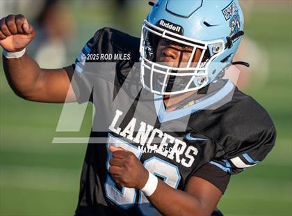 Thumbnail 3 in Archie Williams @ Tennyson photogallery.