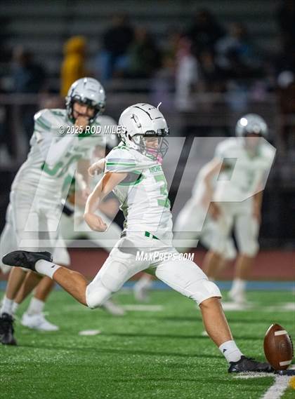 Thumbnail 3 in Archie Williams @ Tennyson photogallery.