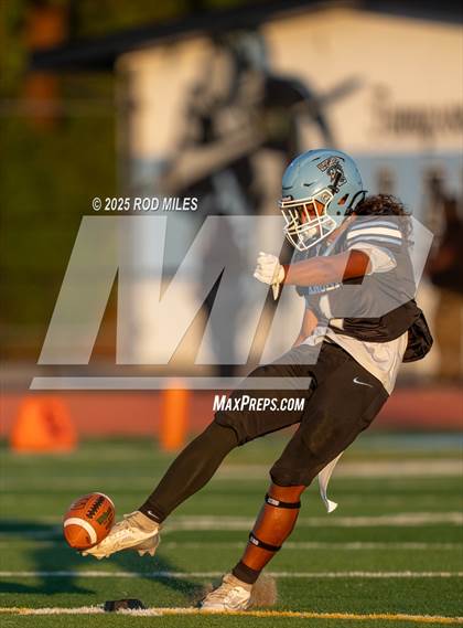 Thumbnail 2 in Archie Williams @ Tennyson photogallery.