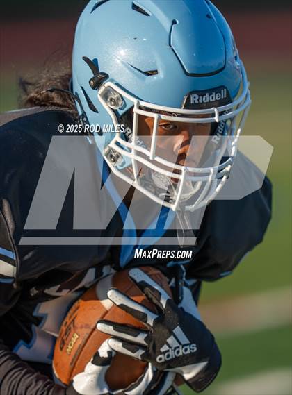 Thumbnail 1 in Archie Williams @ Tennyson photogallery.