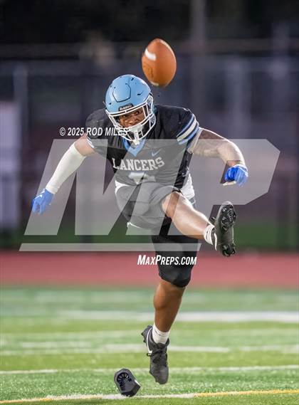 Thumbnail 2 in Archie Williams @ Tennyson photogallery.