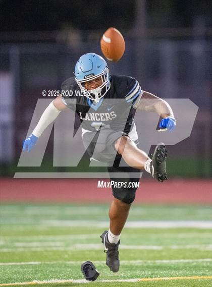 Thumbnail 3 in Archie Williams @ Tennyson photogallery.