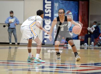 Thumbnail 2 in Tustin vs. El Toro (North South Challenge) photogallery.
