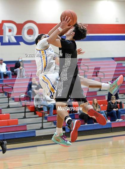 Thumbnail 1 in Tustin vs. El Toro (North South Challenge) photogallery.