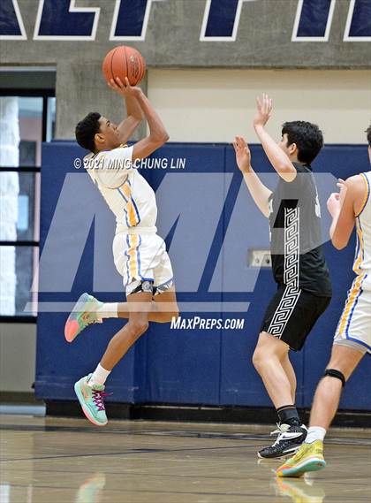 Thumbnail 3 in Tustin vs. El Toro (North South Challenge) photogallery.