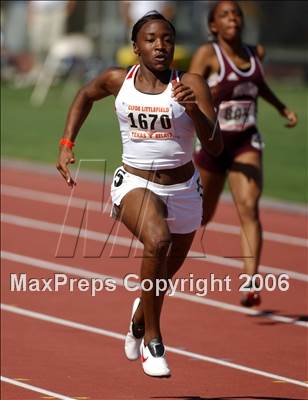 Thumbnail 2 in 79th Clyde Littlefield Relays photogallery.