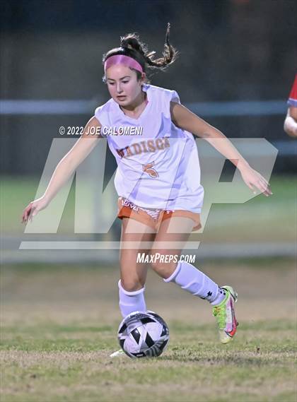Thumbnail 1 in Lee vs Madison photogallery.