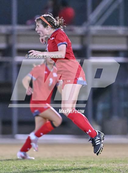 Thumbnail 3 in Lee vs Madison photogallery.