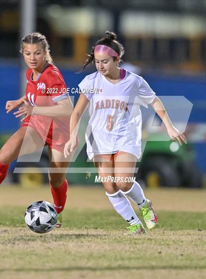 Thumbnail 1 in Lee vs Madison photogallery.