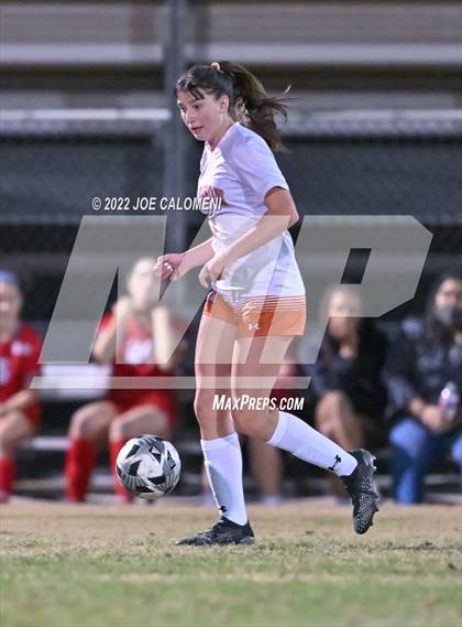 Thumbnail 3 in Lee vs Madison photogallery.
