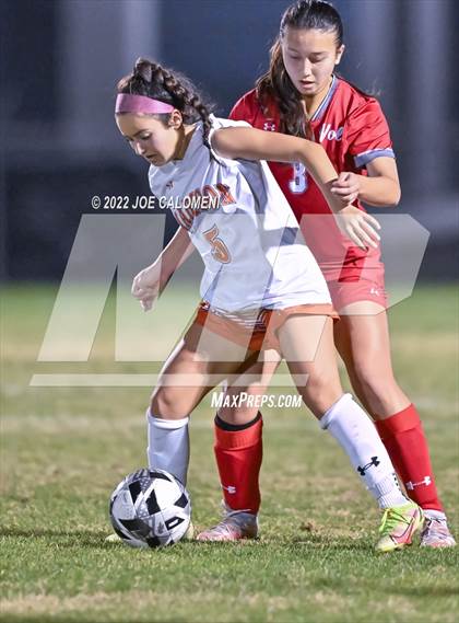 Thumbnail 3 in Lee vs Madison photogallery.
