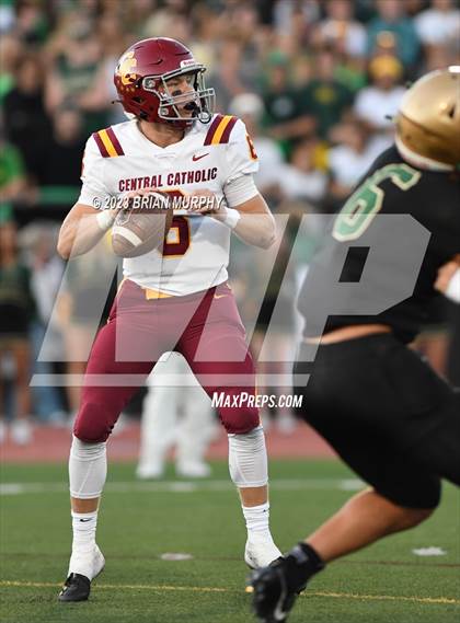 Thumbnail 3 in Central Catholic @ Jesuit photogallery.