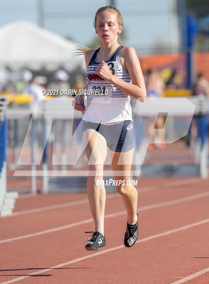 Thumbnail 3 in AIA Track & Field Championships (Girls Relay 4x800/400m DIV 1) photogallery.
