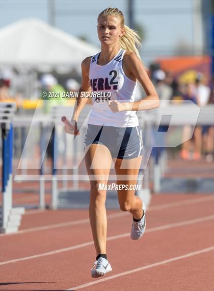 Thumbnail 3 in AIA Track & Field Championships (Girls Relay 4x800/400m DIV 1) photogallery.
