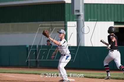 Thumbnail 3 in Franklin vs Reynolds (PIAA D10 AA Quarterfinal) photogallery.