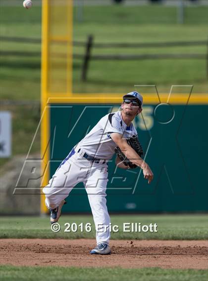Thumbnail 2 in Franklin vs Reynolds (PIAA D10 AA Quarterfinal) photogallery.