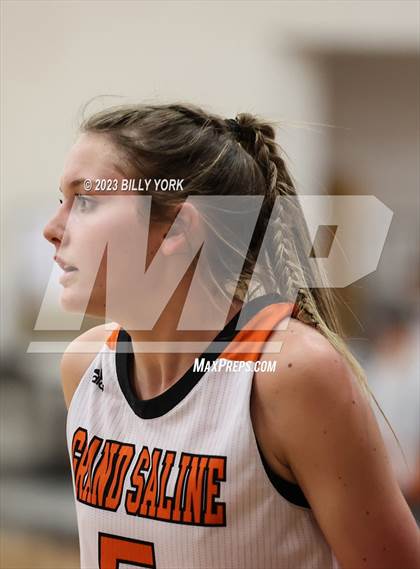 Thumbnail 2 in Grand Saline vs Lone Oak photogallery.