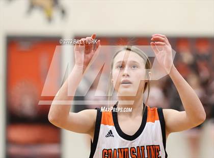 Thumbnail 1 in Grand Saline vs Lone Oak photogallery.