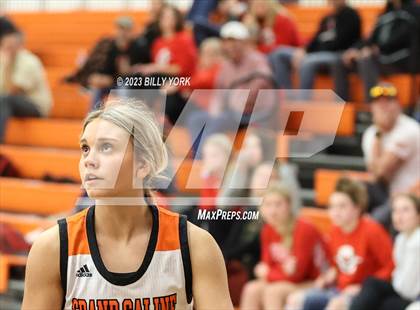 Thumbnail 3 in Grand Saline vs Lone Oak photogallery.