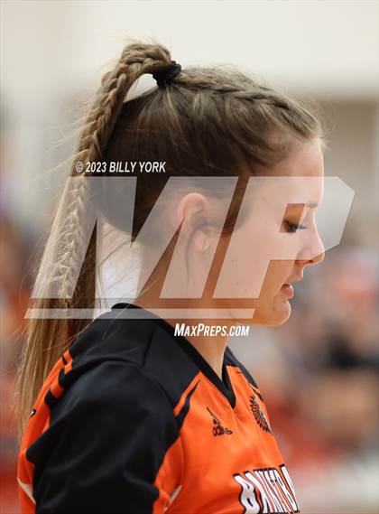 Thumbnail 1 in Grand Saline vs Lone Oak photogallery.