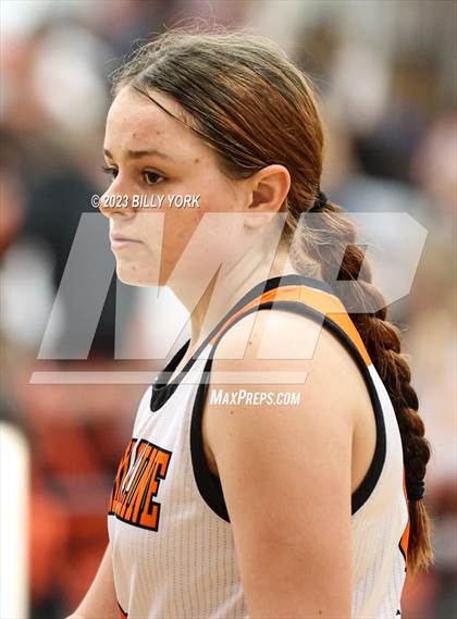 Thumbnail 2 in Grand Saline vs Lone Oak photogallery.