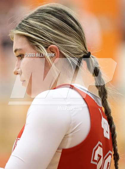 Thumbnail 3 in Grand Saline vs Lone Oak photogallery.