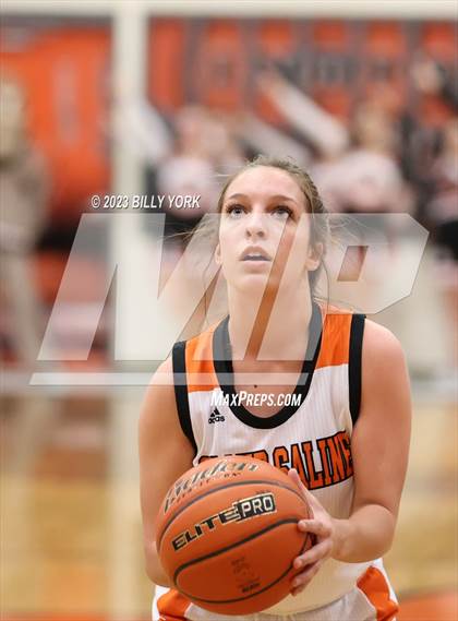 Thumbnail 2 in Grand Saline vs Lone Oak photogallery.