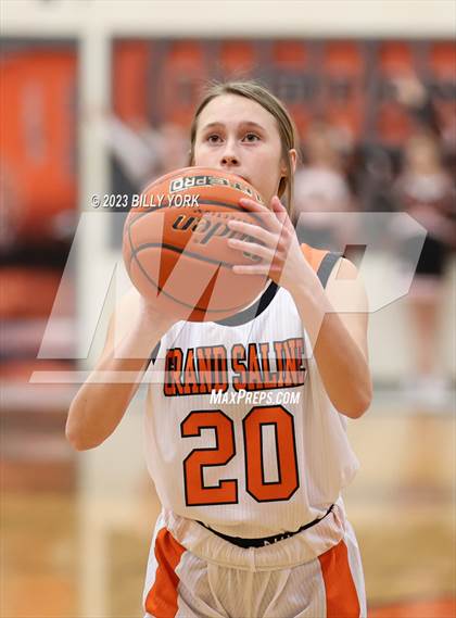 Thumbnail 3 in Grand Saline vs Lone Oak photogallery.