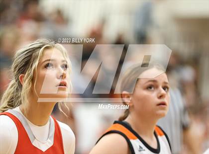 Thumbnail 3 in Grand Saline vs Lone Oak photogallery.