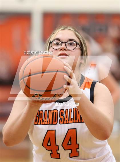 Thumbnail 1 in Grand Saline vs Lone Oak photogallery.