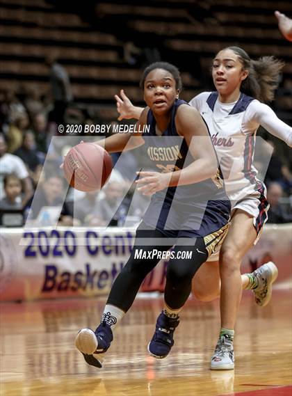 Thumbnail 3 in Mission Prep vs. San Joaquin Memorial (CIF D2 Central Section Championship)  photogallery.