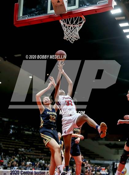 Thumbnail 2 in Mission Prep vs. San Joaquin Memorial (CIF D2 Central Section Championship)  photogallery.