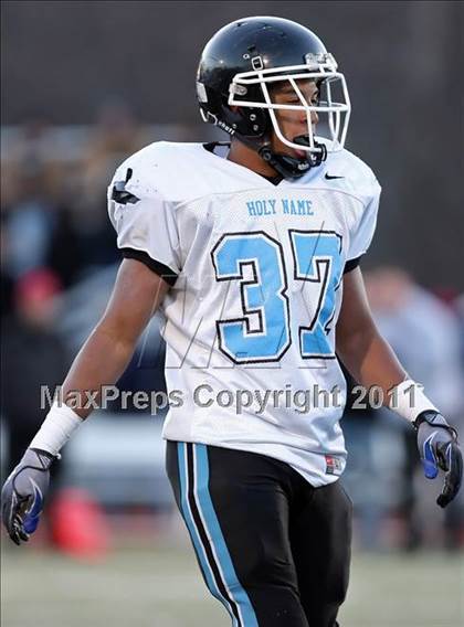 Thumbnail 3 in Holy Name Central Catholic vs. Wachusett Regional photogallery.