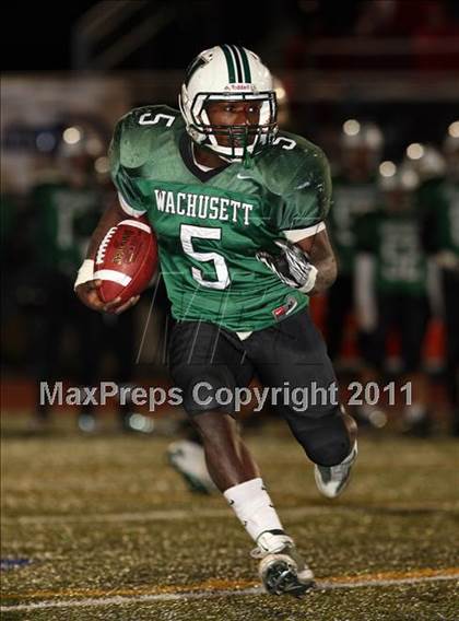 Thumbnail 2 in Holy Name Central Catholic vs. Wachusett Regional photogallery.