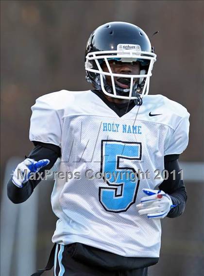 Thumbnail 2 in Holy Name Central Catholic vs. Wachusett Regional photogallery.