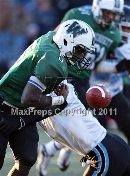 Thumbnail 1 in Holy Name Central Catholic vs. Wachusett Regional photogallery.