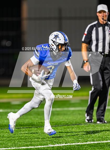 Thumbnail 3 in Navasota vs. Bridge City (UIL Football 4A D1 Area) photogallery.