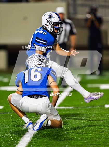 Thumbnail 1 in Navasota vs. Bridge City (UIL 4A D1 Football Area) photogallery.