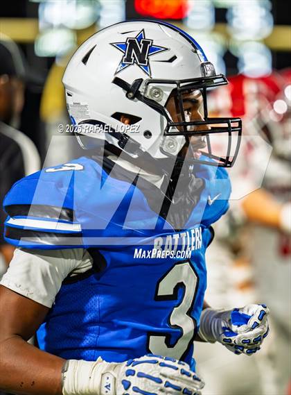 Thumbnail 3 in Navasota vs. Bridge City (UIL Football 4A D1 Area) photogallery.