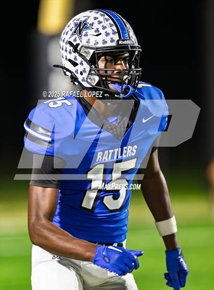 Thumbnail 1 in Navasota vs. Bridge City (UIL Football 4A D1 Area) photogallery.