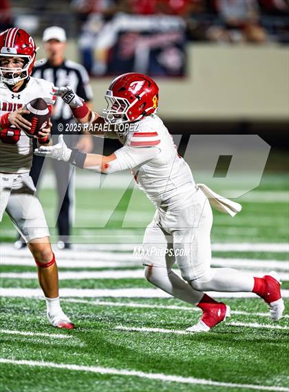 Thumbnail 2 in Navasota vs. Bridge City (UIL Football 4A D1 Area) photogallery.