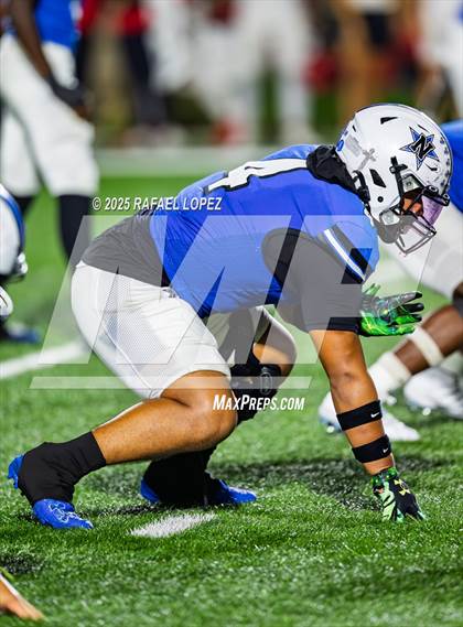 Thumbnail 1 in Navasota vs. Bridge City (UIL Football 4A D1 Area) photogallery.
