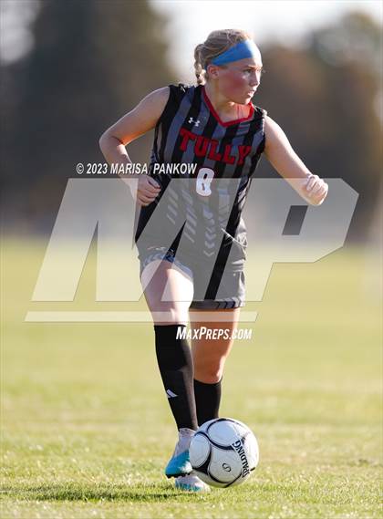 Thumbnail 3 in Bishop Grimes vs Tully photogallery.