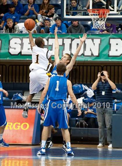 Thumbnail 2 in El Camino vs Rancho Bernardo (CIF SDS D1 Final) photogallery.