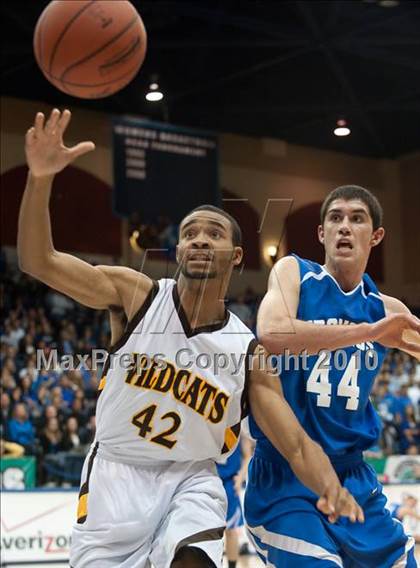 Thumbnail 3 in El Camino vs Rancho Bernardo (CIF SDS D1 Final) photogallery.