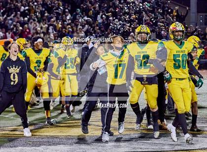 Thumbnail 2 in Aquinas @ Vanden (CIF State D3-AA Final) photogallery.