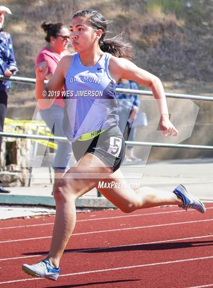 Thumbnail 2 in FVL Championship Trials May 1st (100, 200, 300 LH, 400) photogallery.