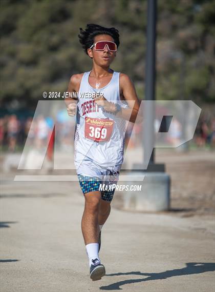 Thumbnail 2 in Larry Burgess Las Vegas Invitational (Boys) photogallery.