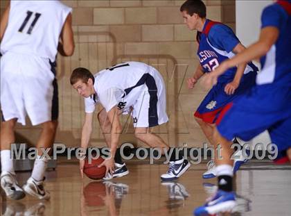 Thumbnail 2 in Desert Vista vs Folsom (MaxPreps Holiday Classic) photogallery.